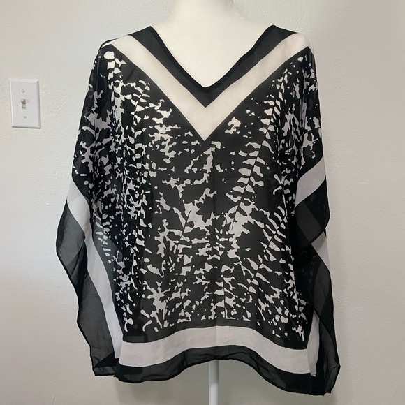 Talbots women's S/M botanical bold print semi sheer flowy pop over top LIKE NEW - Picture 1 of 6